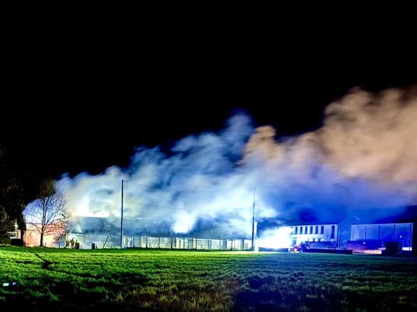 Gardaí正在调查蒂普学校的火灾，意识到“谣言”是专门为寻求庇护者准备的